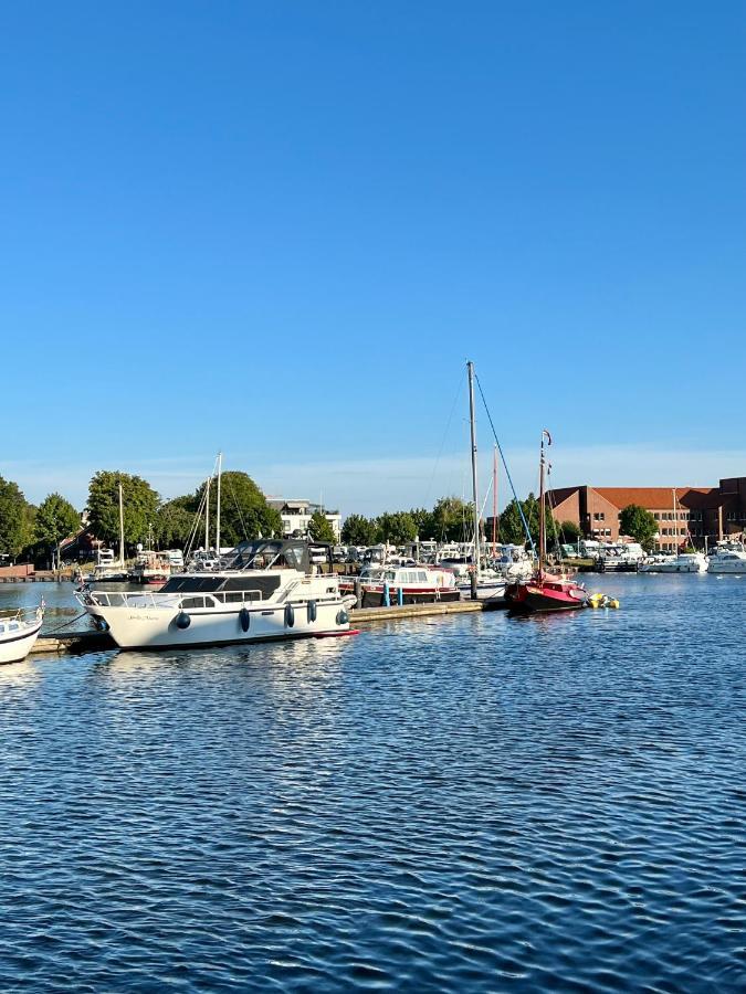 Zentrales Apartment Am Hafen Inklusive Netflix! Emden Bagian luar foto